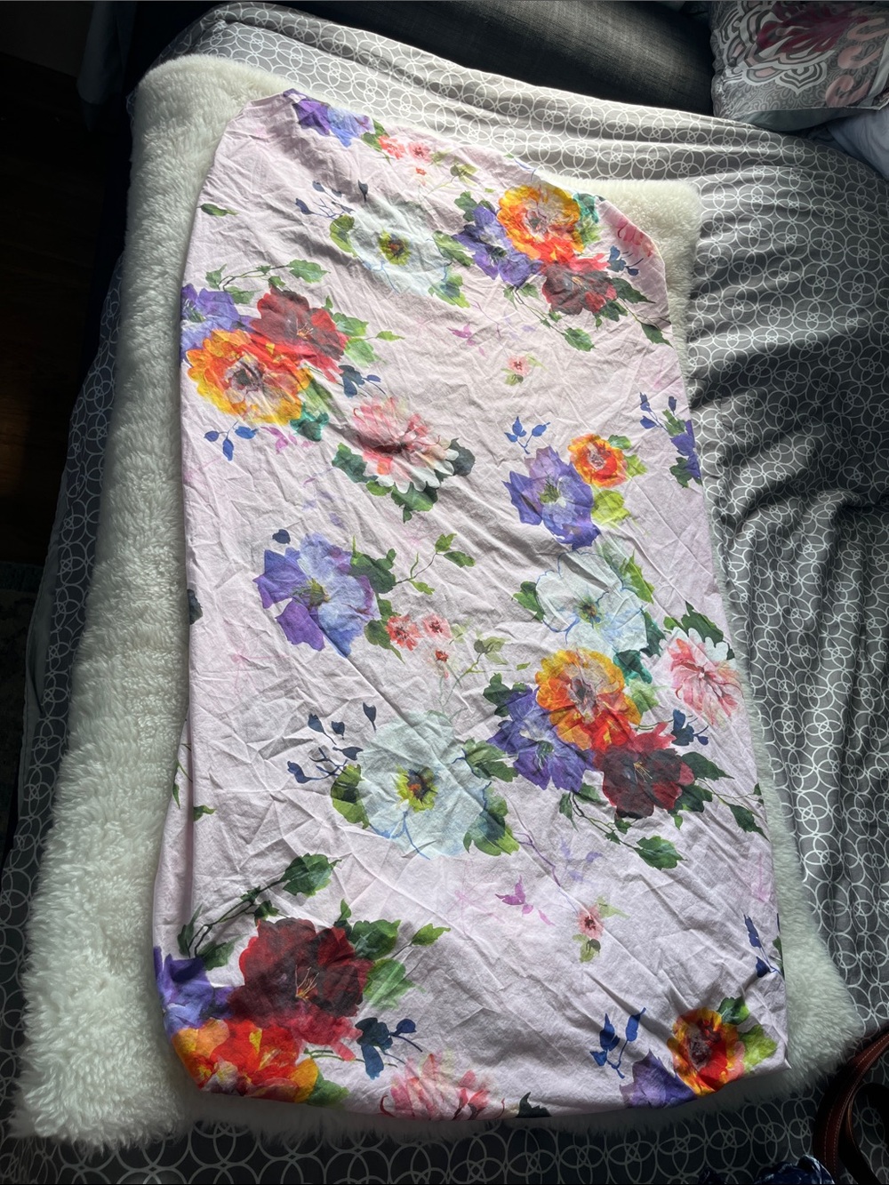 Pottery Barn Kids Floral Print Pink crib sheet